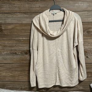 Women’s Cream Long Sleeve Sweater size Medium- super soft- excellent condition